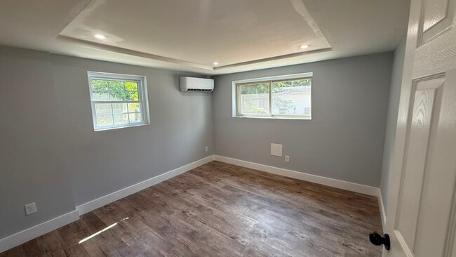 Photo - 1099 Center St SW