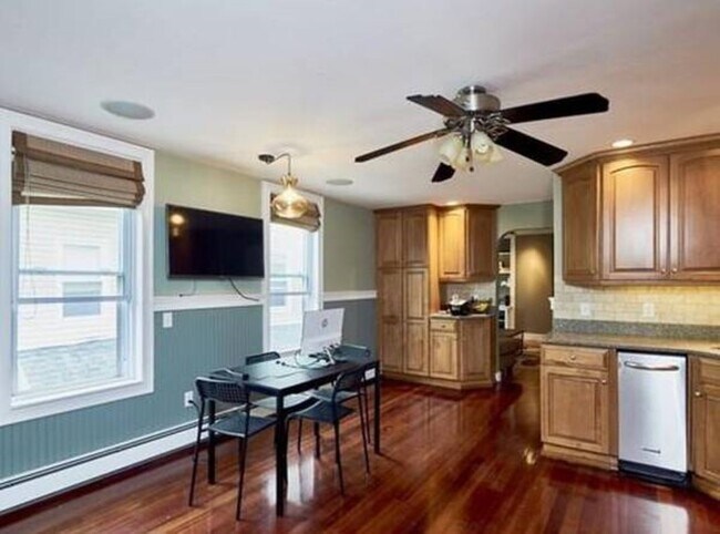 Photo - 10 Riverdale St