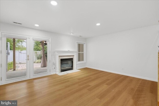 Photo - 4018 Dogberry Ln
