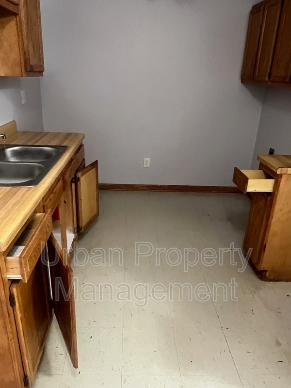 Photo - 110 E Frank Ave