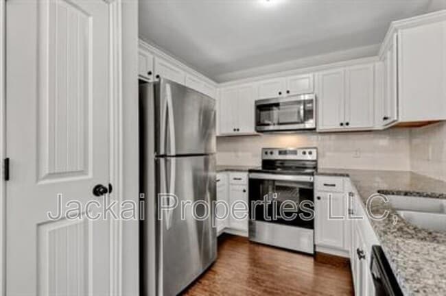 Photo - 232 W Lk St