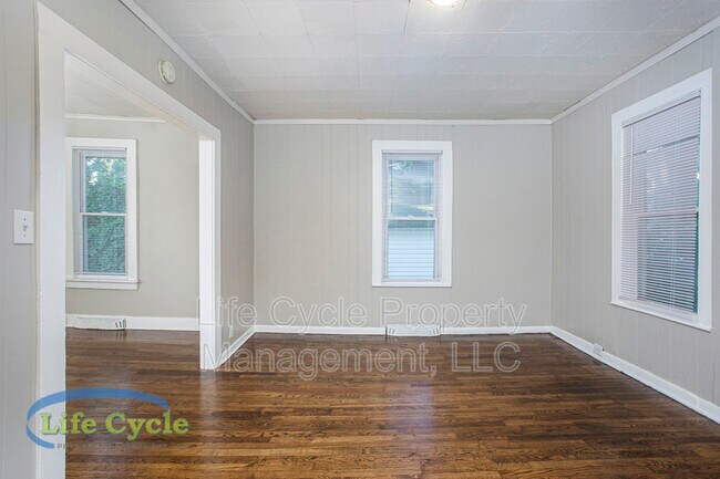 Photo - 243 Michigan St NW