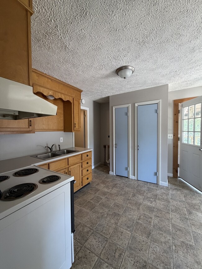 Photo - 6 Silver St Unit Apt B