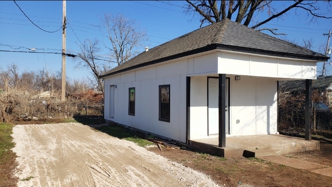 Photo - 123 SE 25th St