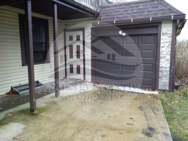 Photo - 560 E Townview Cir Unit 1