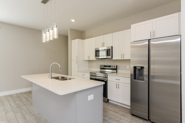 Photo - 398 Camellia Ct