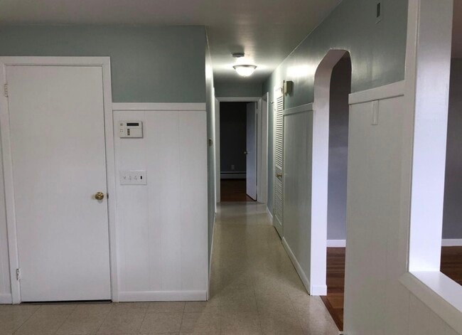 Photo - 236 Mapleton St