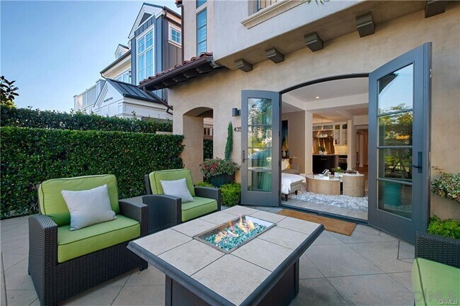 Photo - 435 Carnation Ave