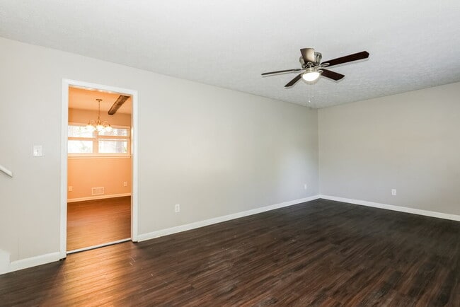 Photo - 446 Wexwood Dr