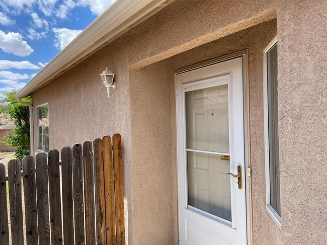 Photo - 6936 Skylar Dr NE