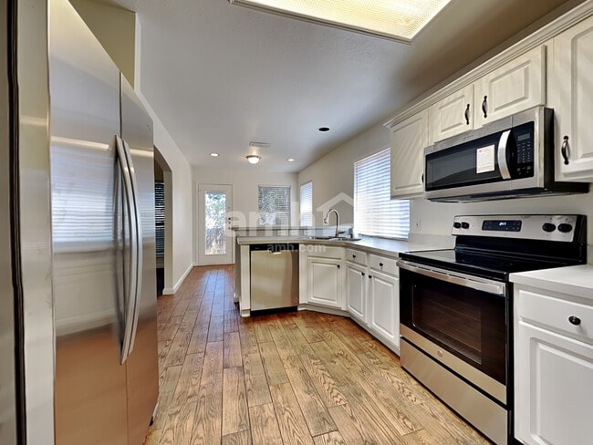 Photo - 828 Norfolk Dr