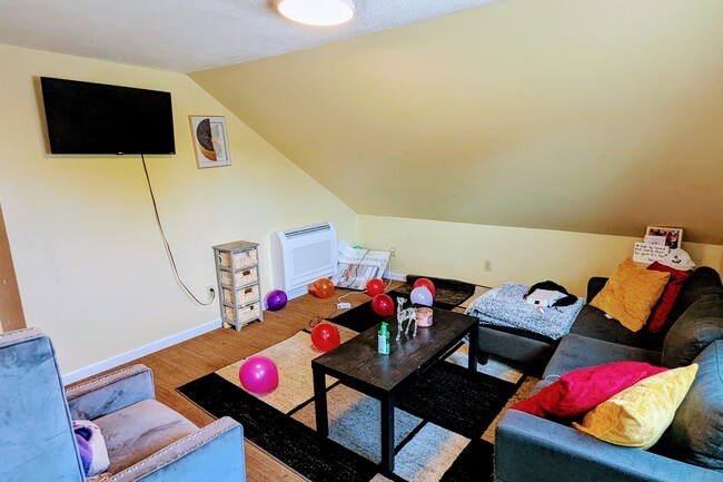 33 Vets, LLC - 33 Vets, LLC Condo Unit 3