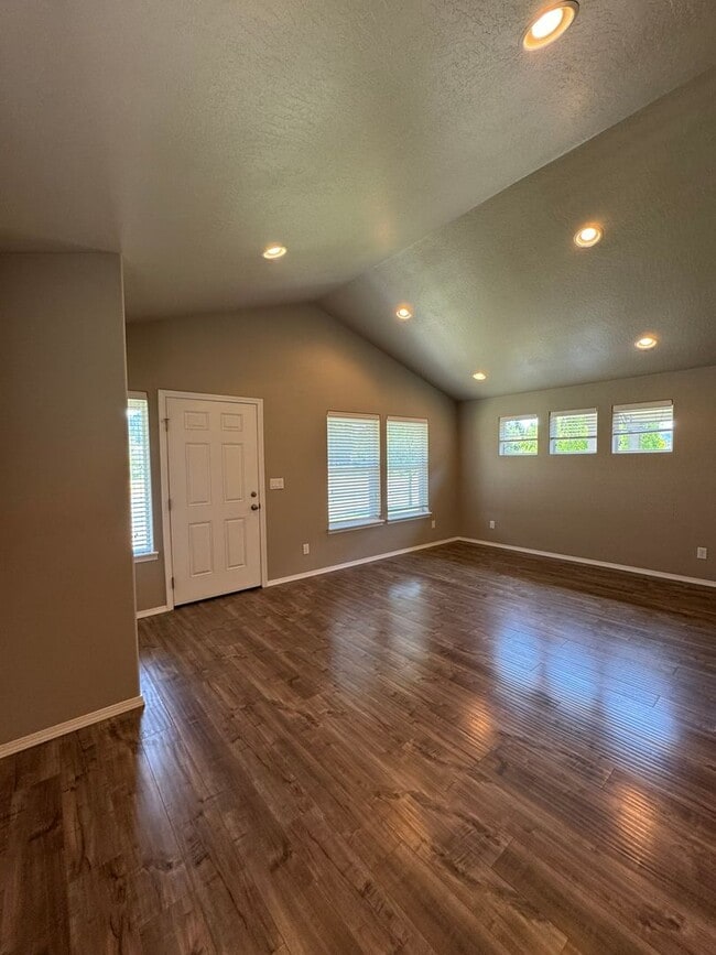 Photo - Beautiful 2 bedroom/1 bath home in Cottage Grove