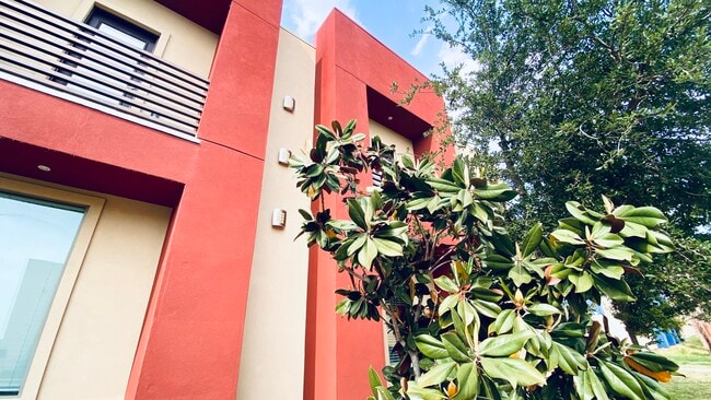 Photo - 1213 E Camellia Ave Unit b
