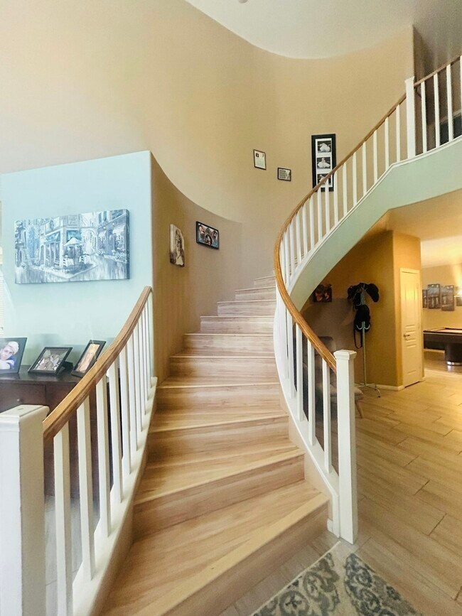 Photo - 2076 Santina Ave