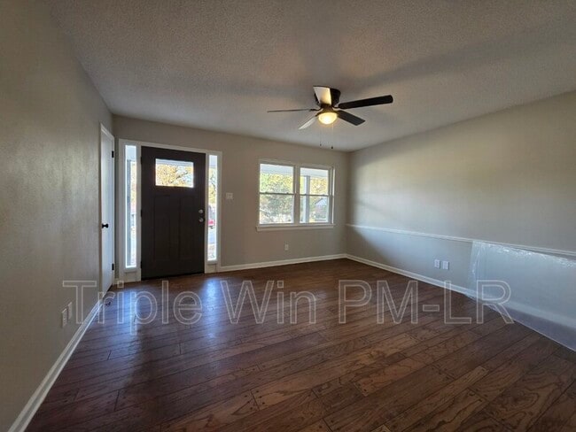 Photo - 109 S Longfield Ave