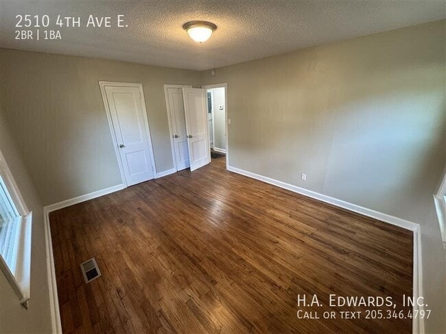 Photo - 2510 4th Ave E