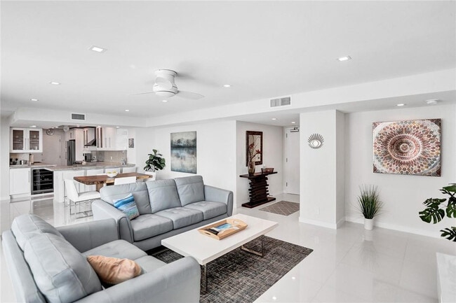 Photo - 5200 N Ocean Blvd Unidad 509B