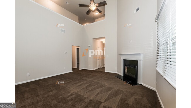 Photo - 3658 Madison St