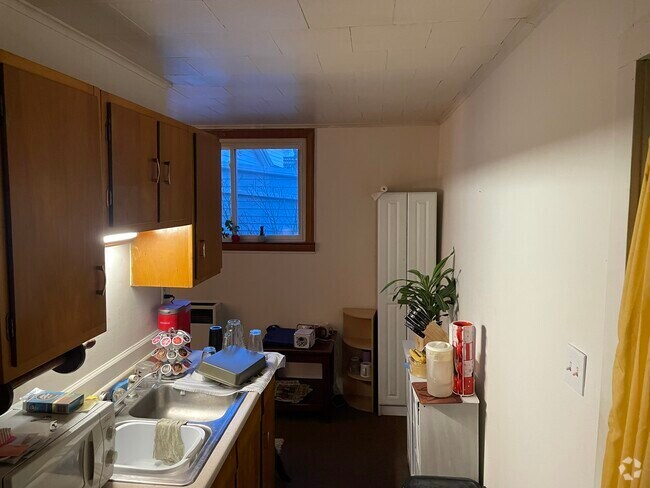 Building Photo - 1311 Walnut St Unit C Rental