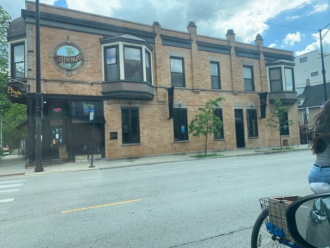 1944 n oakley - 1944 N Oakley Ave Apartments Unit #2r