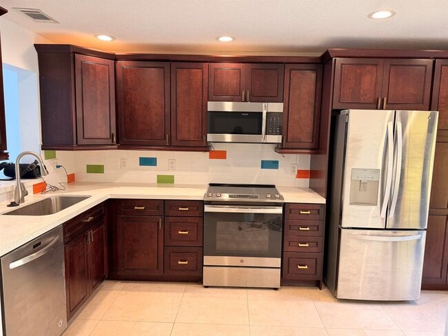 Photo - 797 S Riverside Dr