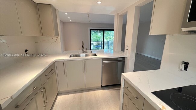 Photo - 6855 Edgewater Dr Unit 1CS