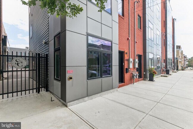 Photo - 2835 Edgemont St