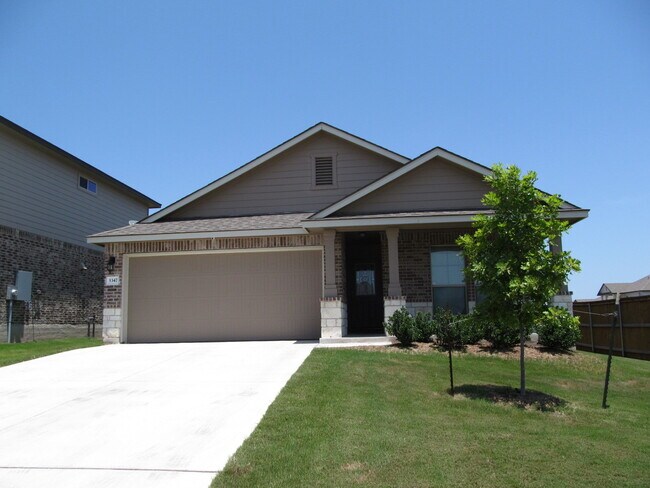 3 BEDROOM NEAR STILLHOUSE HOLLOW LAKE - 3 BEDROOM NEAR STILLHOUSE HOLLOW LAKE