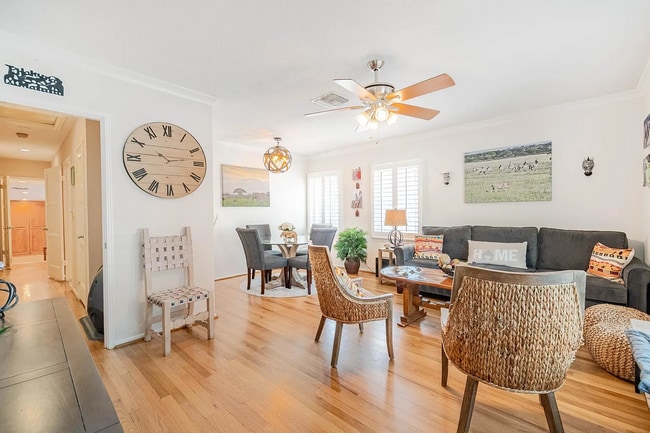 Photo - 2120 N Valley St