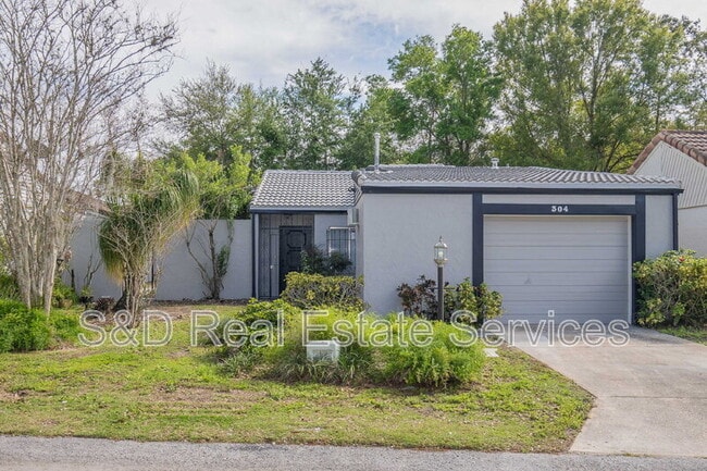 Building Photo - 304 La Serena St