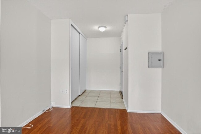 Building Photo - 2101 Chestnut St Unit 708