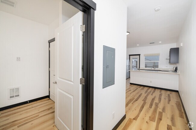 Studio - 371SF