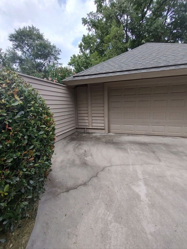 Photo - 30 Chickadee Rd