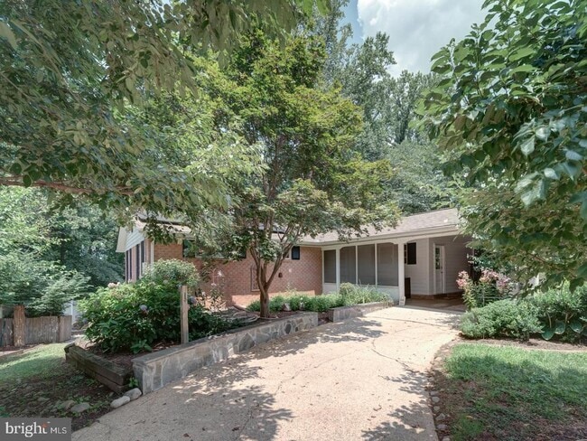 Photo - 8606 London Ct Casa