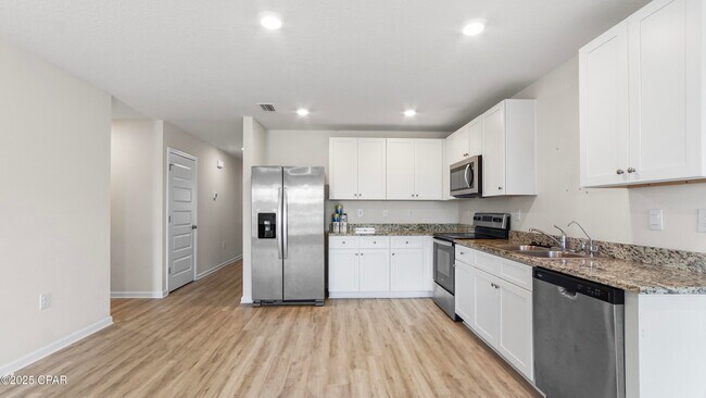 Photo - 7208 Madison Sq Dr