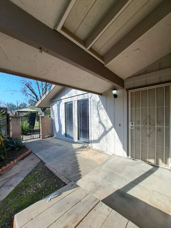 Photo - 4593 N Emerson Ave Unidad 103