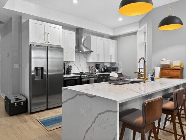 Photo - 2451 N Albany Ave