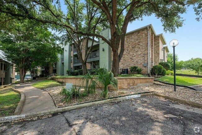 Building Photo - 4500 E Oltorf St Unit 405 Rental