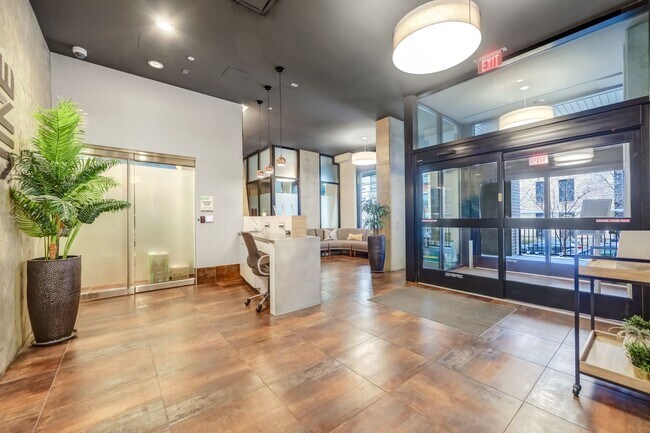 Photo - 901 Monroe St