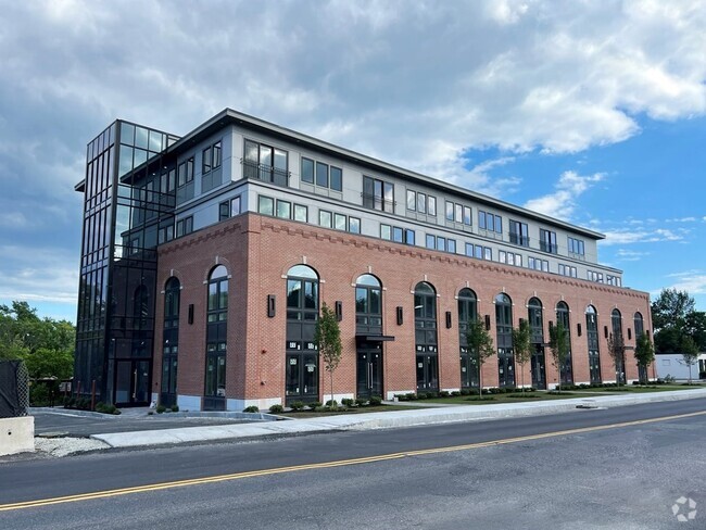 Building Photo - 80 Bridge St Unit 405 Rental