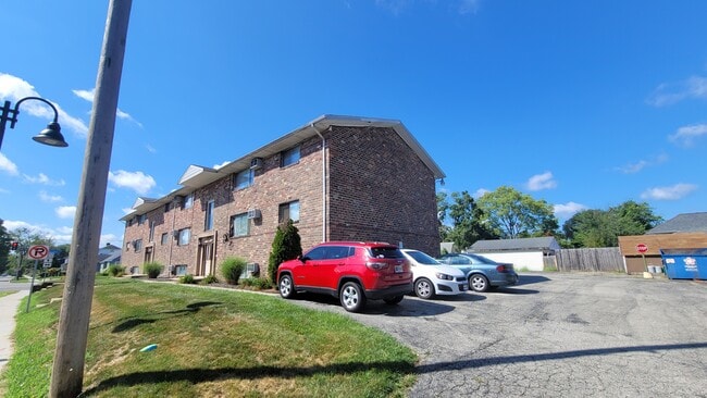 Exterior - Sycamore St Apartments