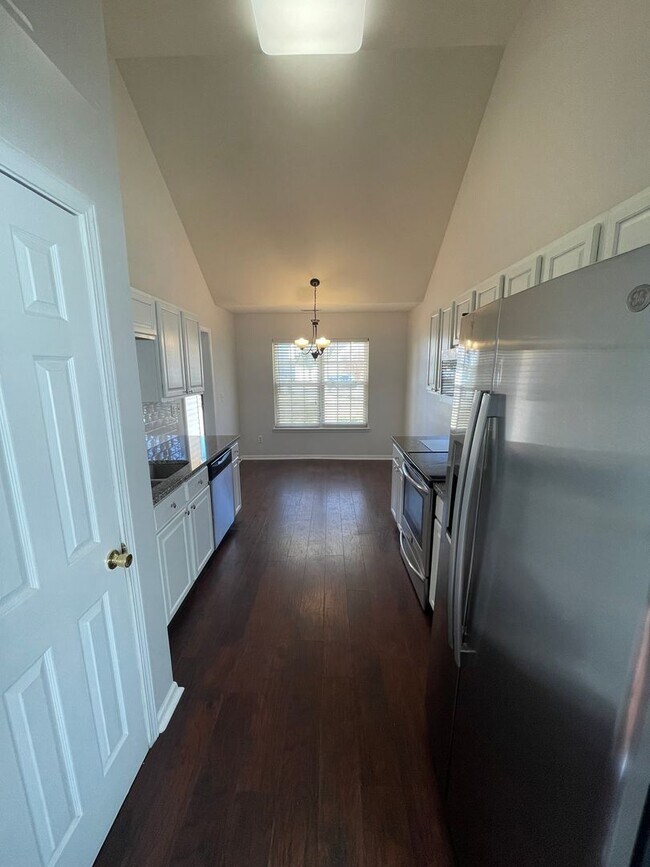 Photo - Your Haven Awaits in Havenbrook – Modern 4...