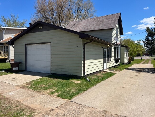 Photo - 20 S Main St