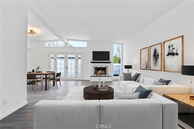 Photo - 5942 Graves Ave