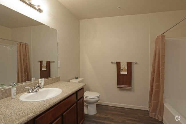 Photo - 102 N Fowler Ave