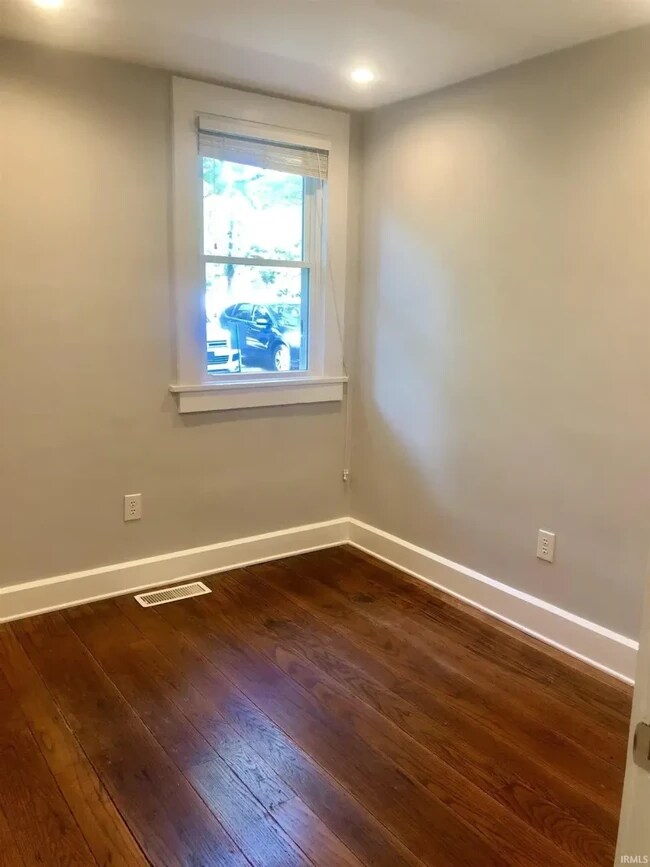 729 E Hunter Ave Unit 2