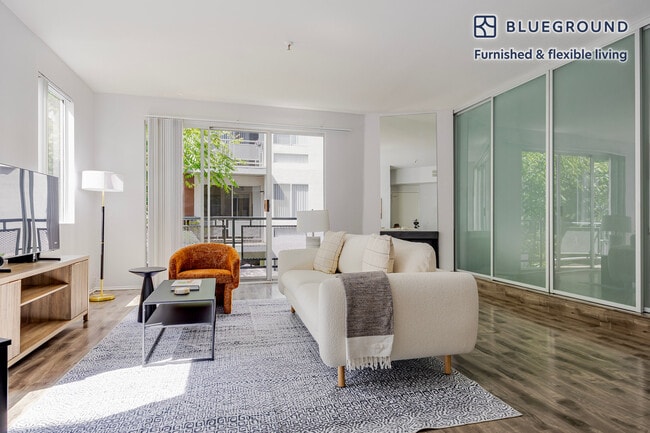 Photo - 1443 N Fuller Ave Apartamento Unidad FL2-ID1343