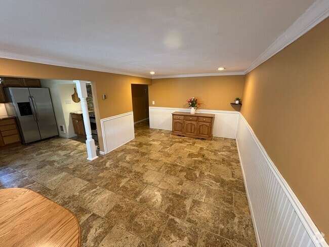 Building Photo - 1647 Roosevelt Ave Unit 1 Rental