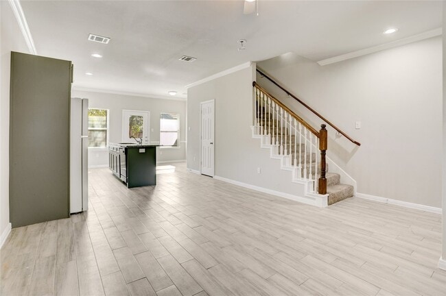 Building Photo - 1045 Marcolin St Unit B